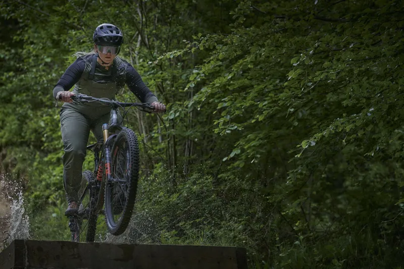 Madison DTE 3-Layer Waterproof Bib Trousers Black-2