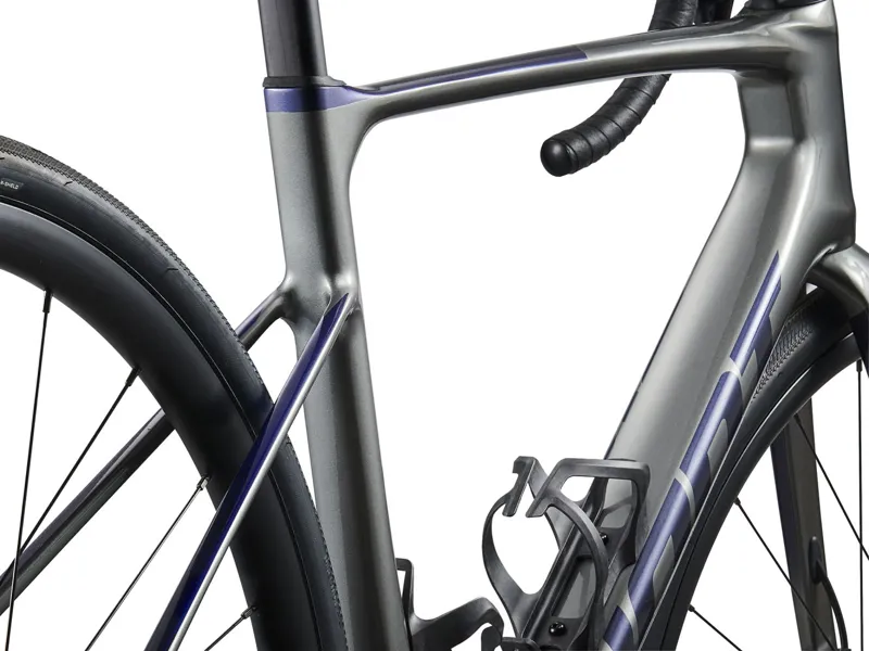 Giant Defy Advanced 1 Carbon Road Bike in Charcoal / Milky Way-4