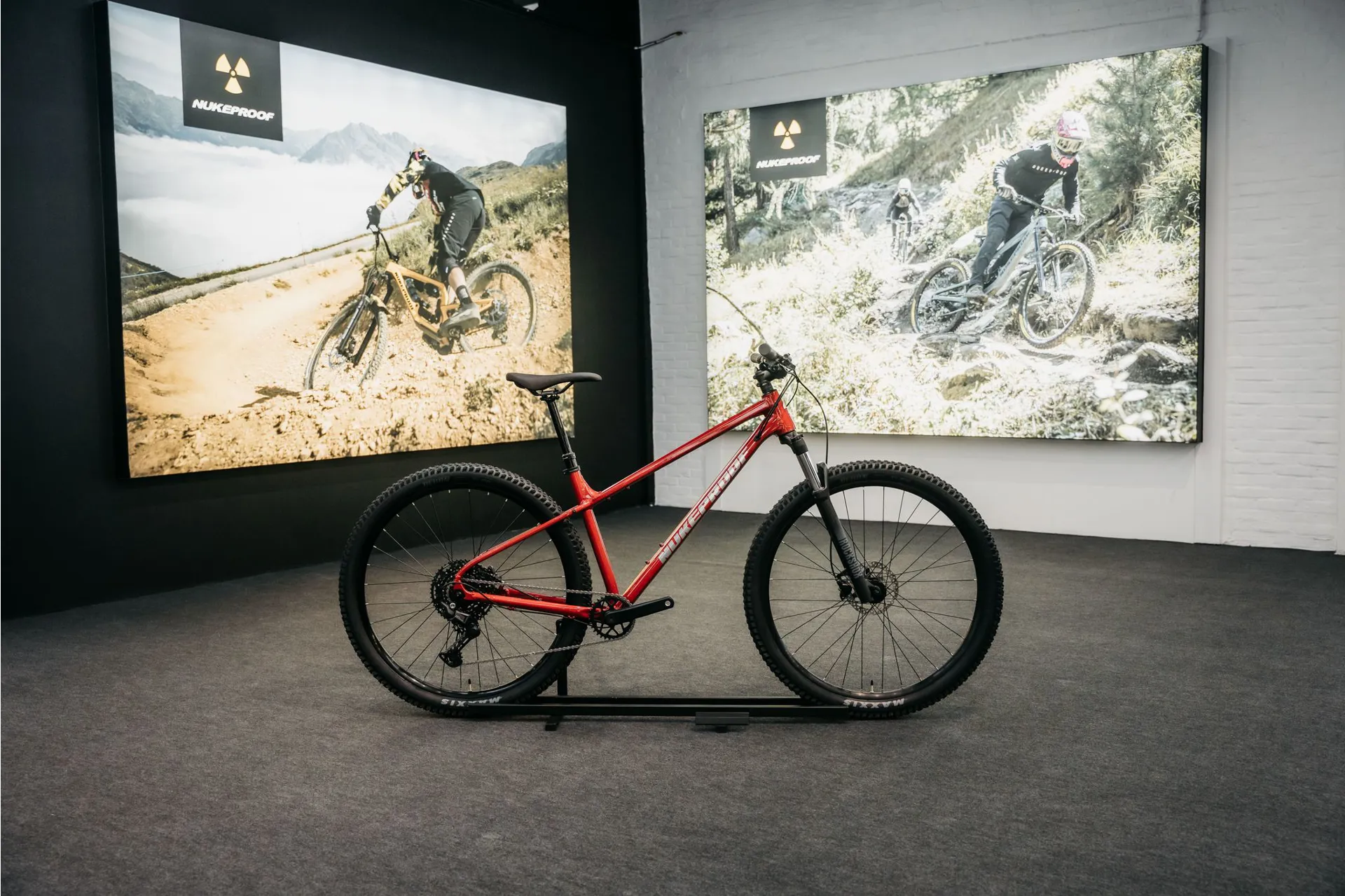 Nukeproof Hardtail Rey Nukeproof Tracker Comp Hardtail Mountain Bike in Red