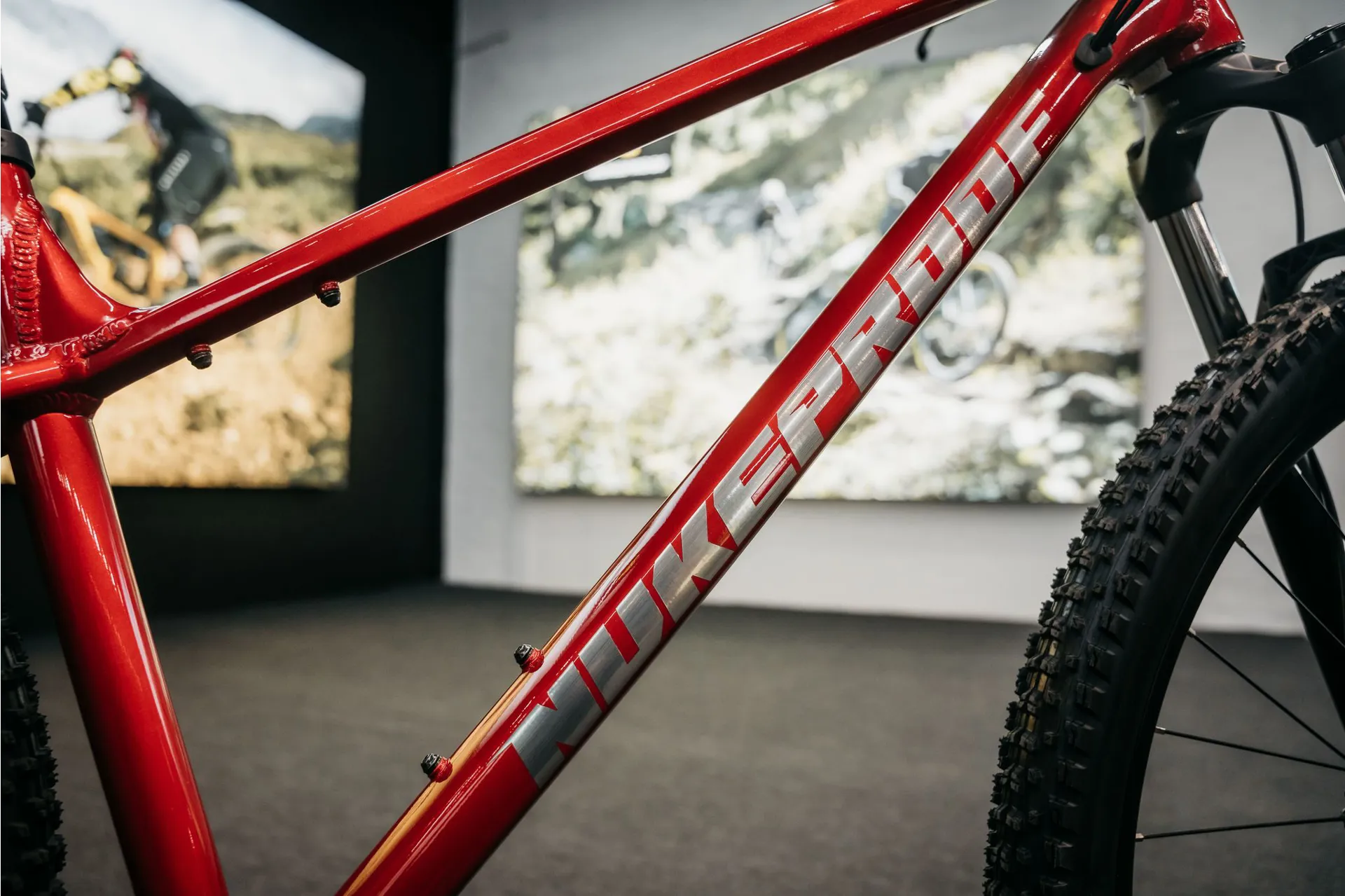 Nukeproof Hardtail Rey Nukeproof Tracker Comp Hardtail Mountain Bike in Red