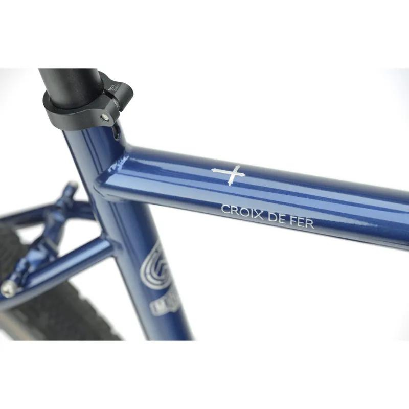 Genesis Croix De Fer 10 Flat Bar Gravel Bike in Bloodie Hues-2