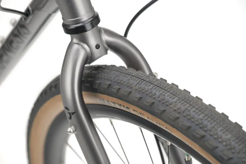 Genesis Croix De Fer 20 Flat Bar Gravel Bike in Greymiriquai-6