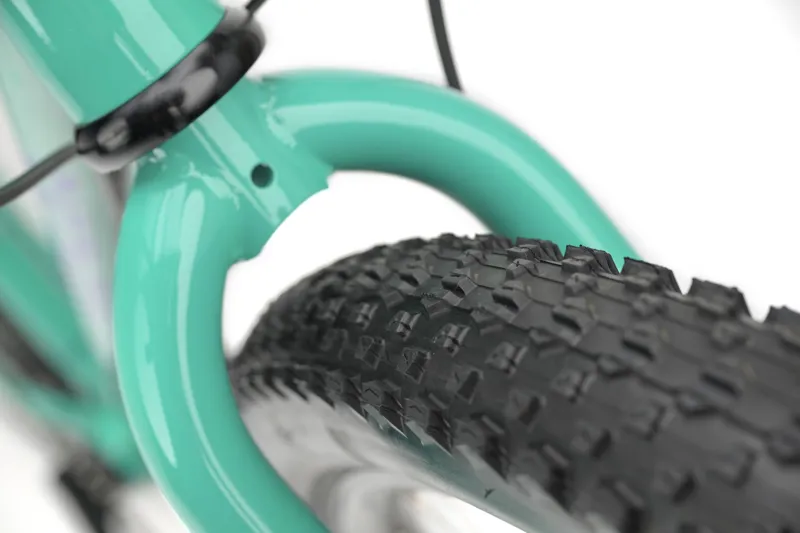 Genesis Vagabond 20 Gravel Bike in Green Latifah-11